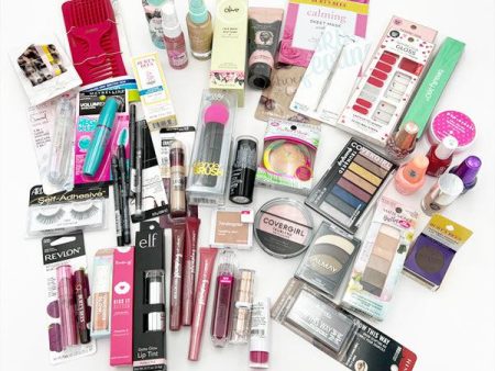 Wholesale Mixed Makeup & Beauty Tools - Lot of 50 Pieces Online Sale